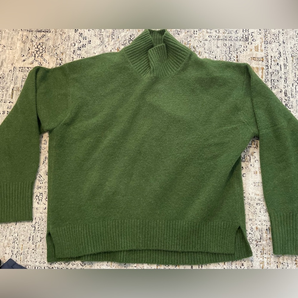 UNIQLO soufflé sweater